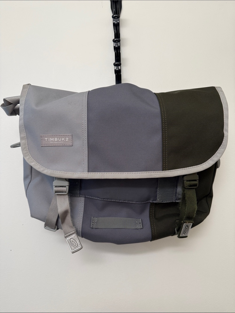 Timbuk2 Tri-Panel Messenger Bag in Light Gray, Dark Gray & Olive Green